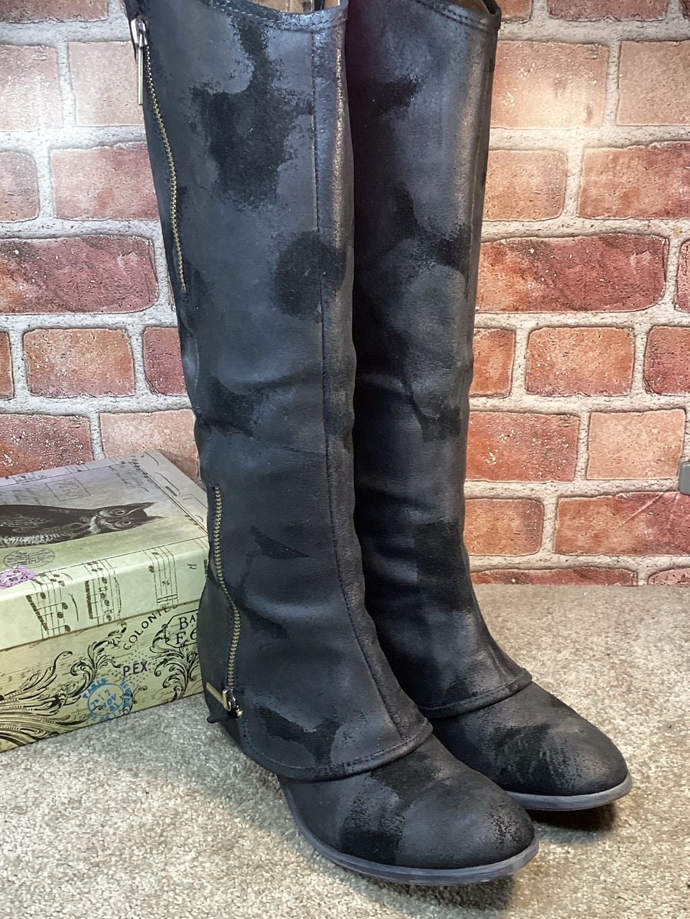 Donald J Pliner Devi womens black knee high tall riding boots size 9